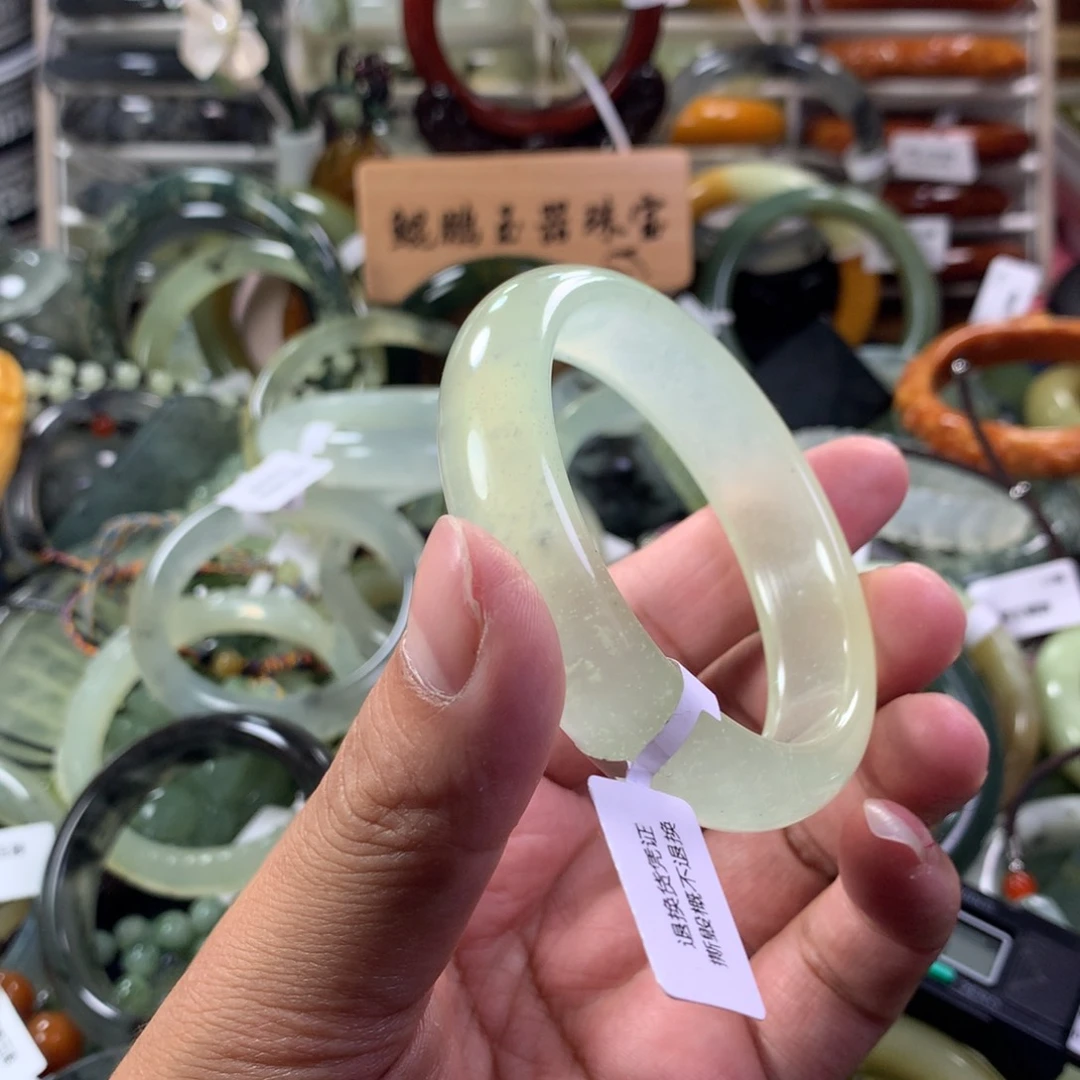 蛇纹石玉手镯未镶嵌老****农