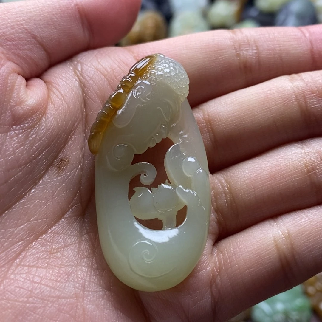 吊坠(不含链)未镶嵌和田玉（糖玉）