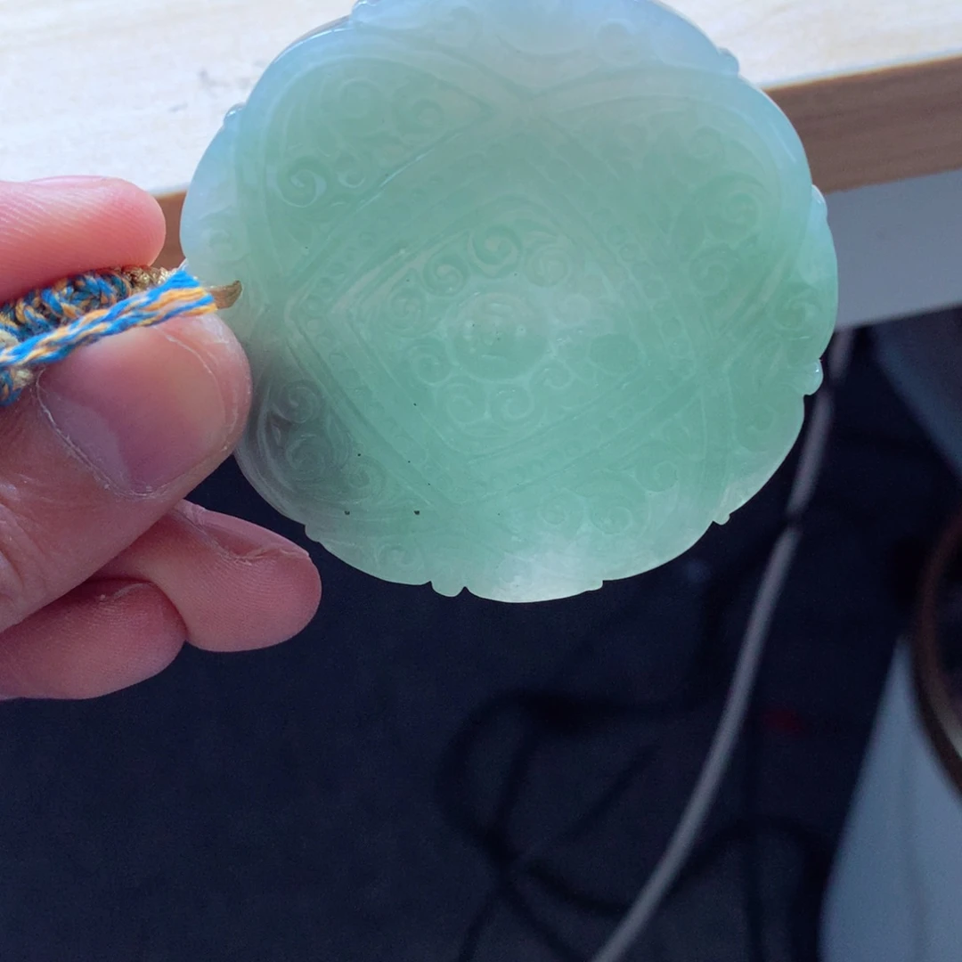 翡翠颈饰未镶嵌吊坠