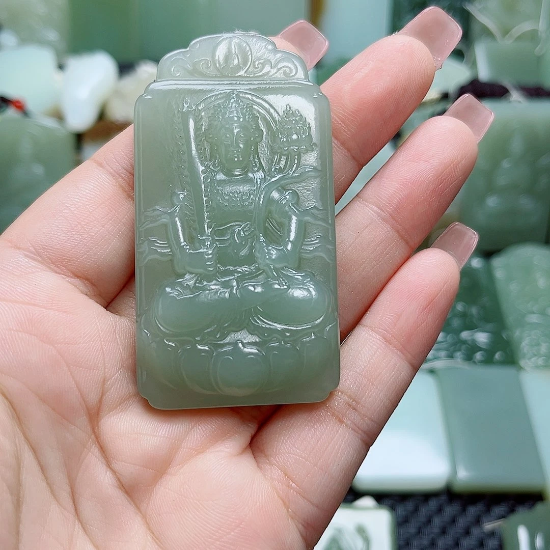 赛***区和田玉未镶嵌颈饰