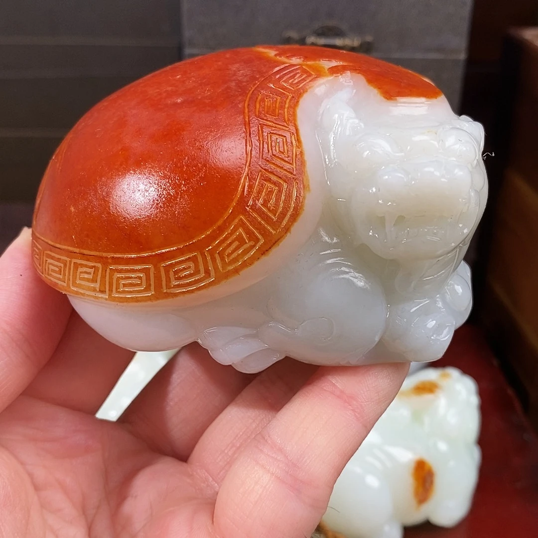 乔***亚和田玉未镶嵌颈饰