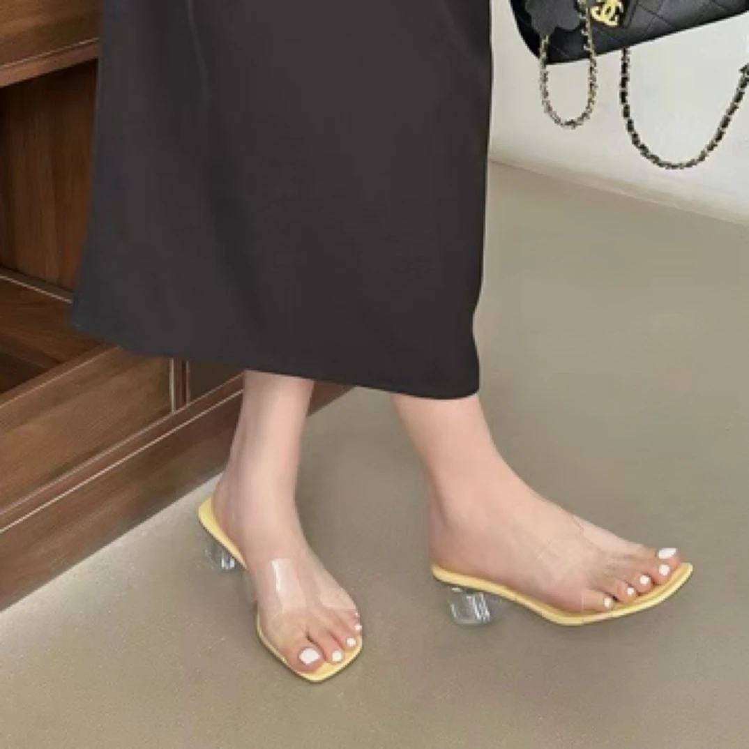 粗跟夏季薄款高跟一字拖时尚外穿中跟女鞋方头