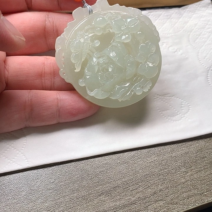 颈饰未镶嵌和田玉花
