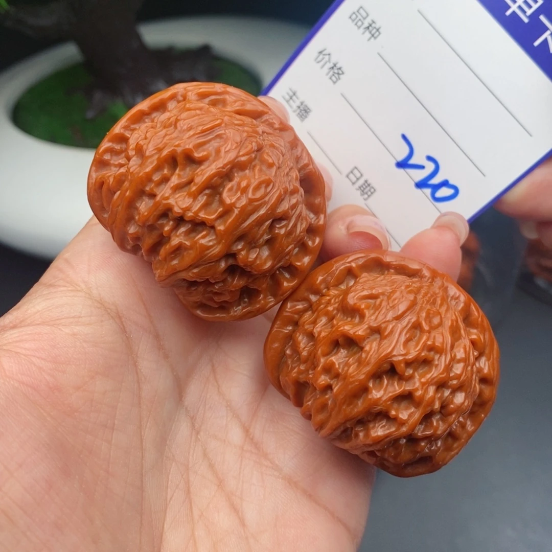 文玩核桃把件42红狮子220