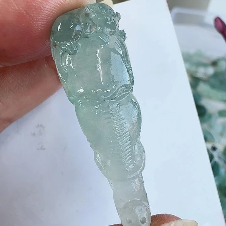 定制翡翠未镶嵌挂件