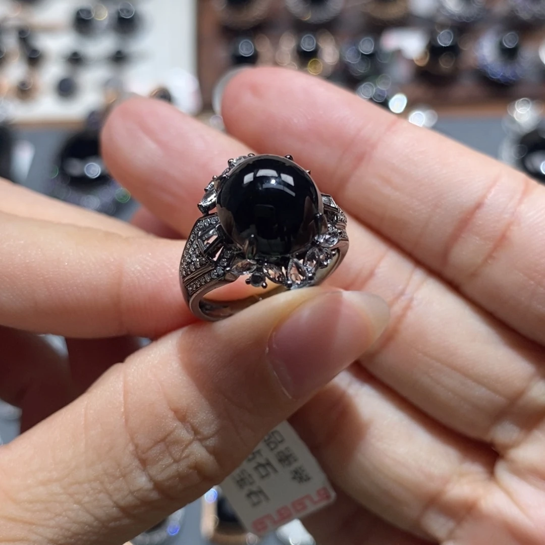 翡翠18K金镶嵌戒指