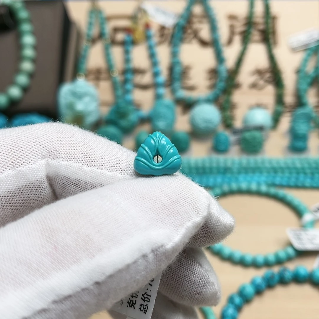 绿松石雕刻未镶嵌