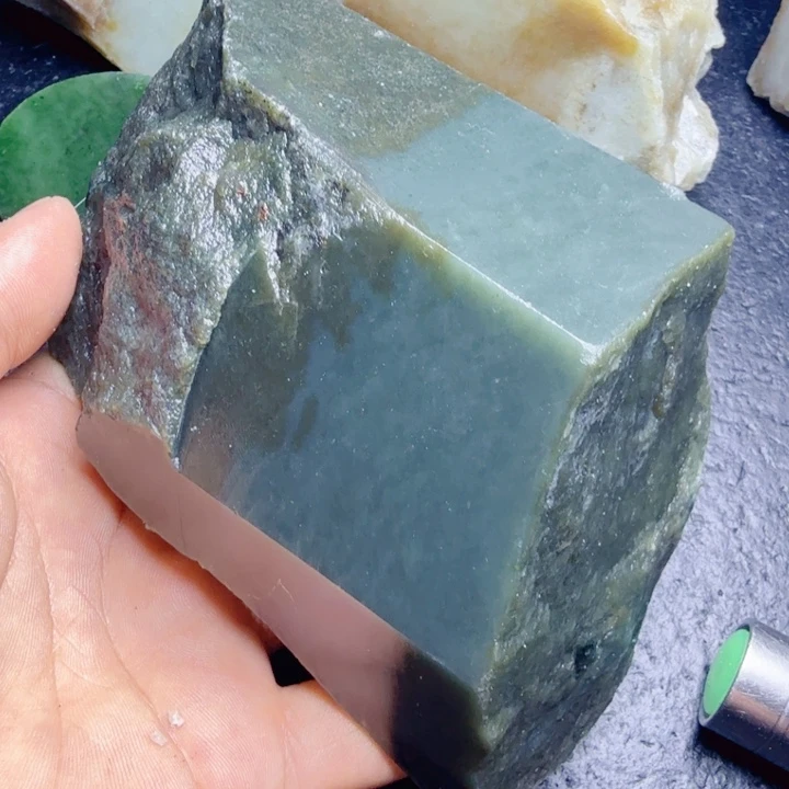 和田玉（糖玉）未镶嵌珠宝奇石