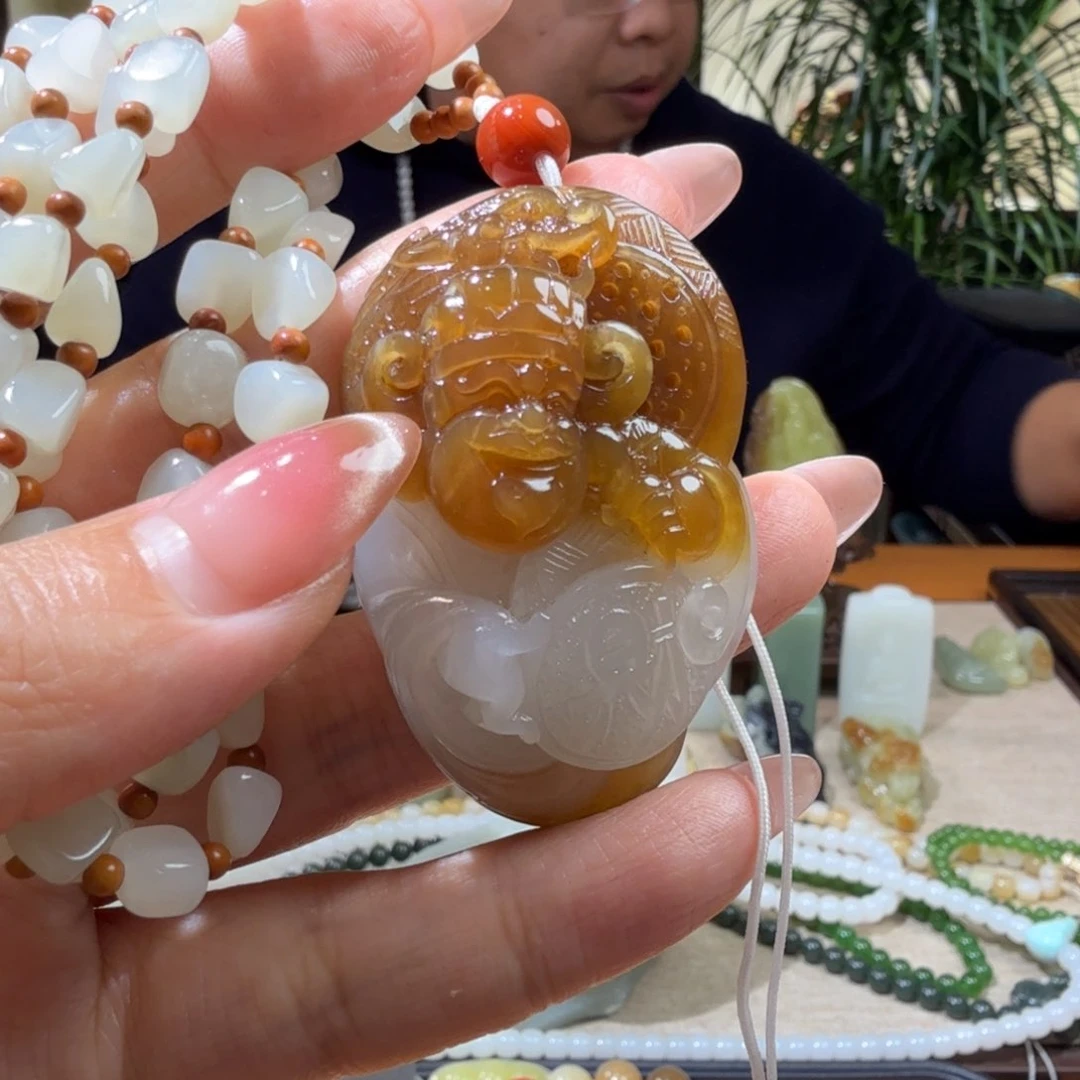 和田玉挂件未镶嵌中*