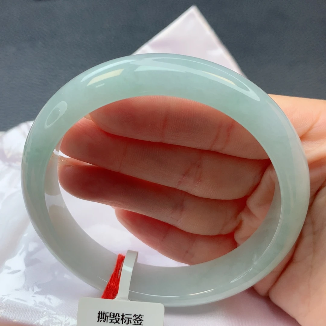 翡翠未镶嵌手镯62.8冰透晴蓝