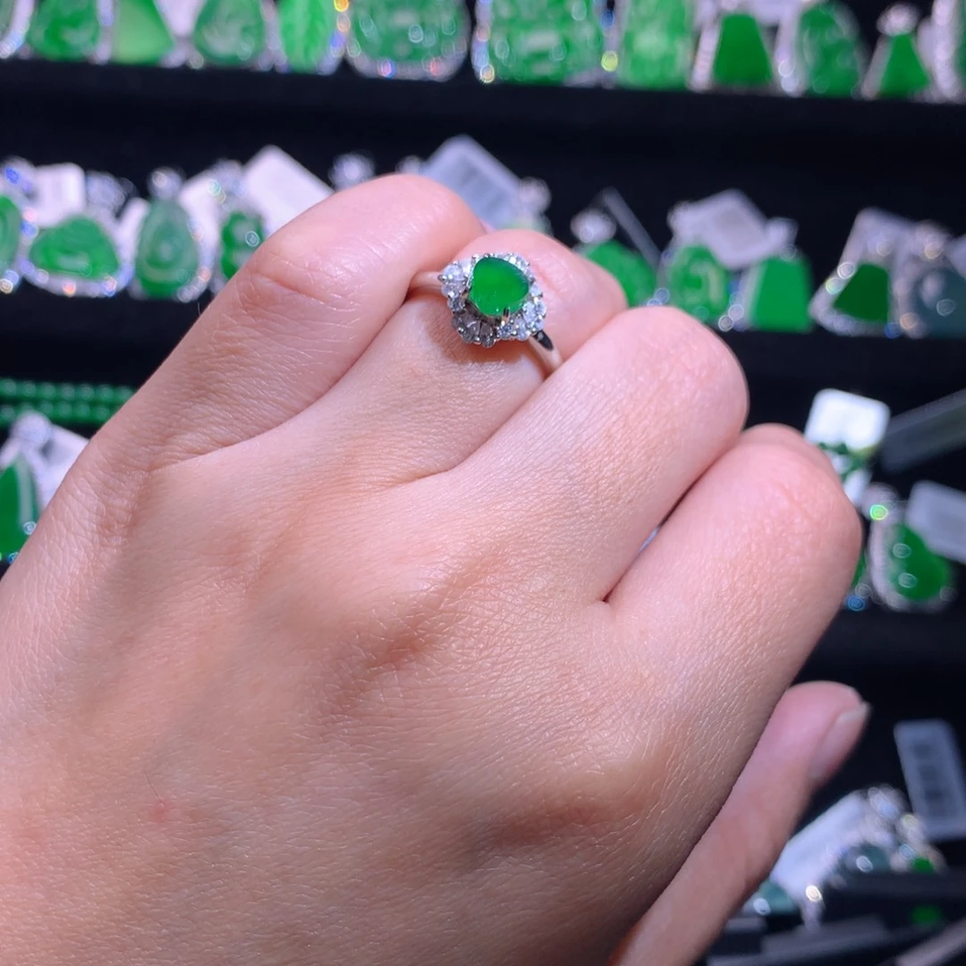 【闪购商品】银S925镶嵌戒指翡翠