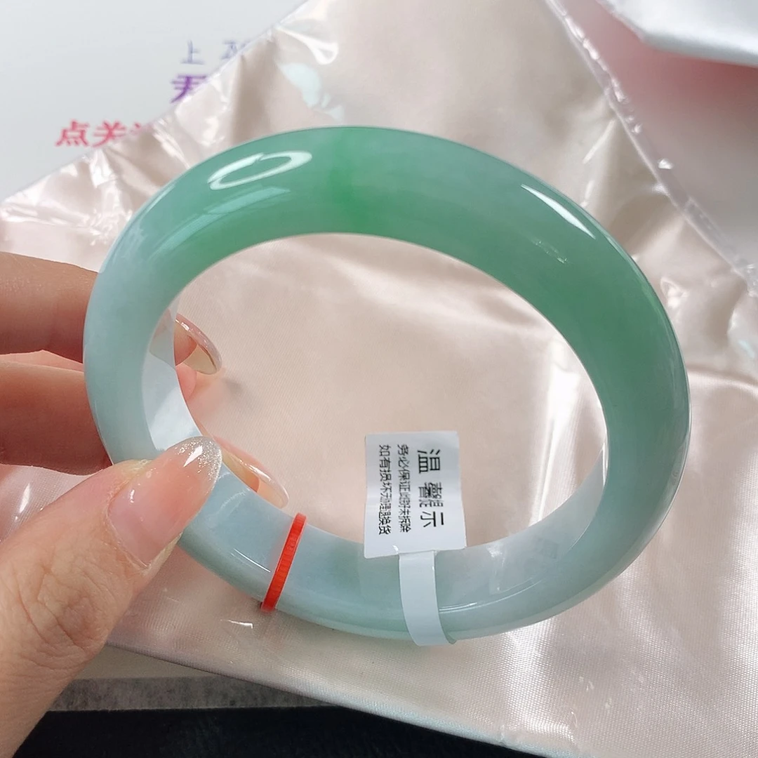 翡翠手镯未镶嵌 正圈①④③