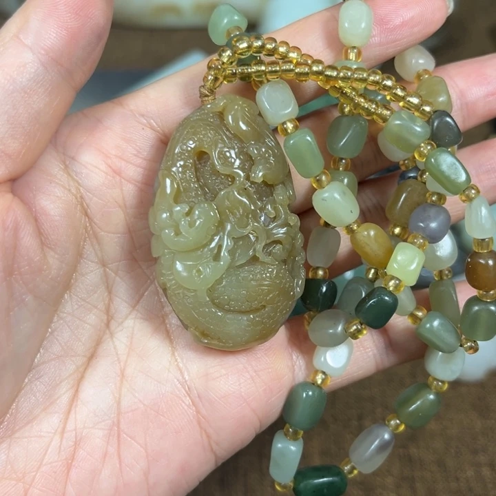 和田玉未镶嵌颈饰