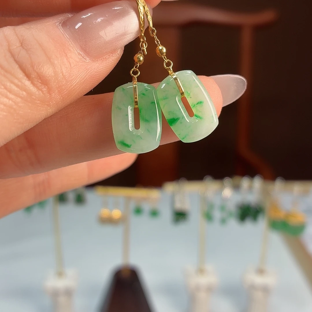 翡翠18K金镶嵌耳饰