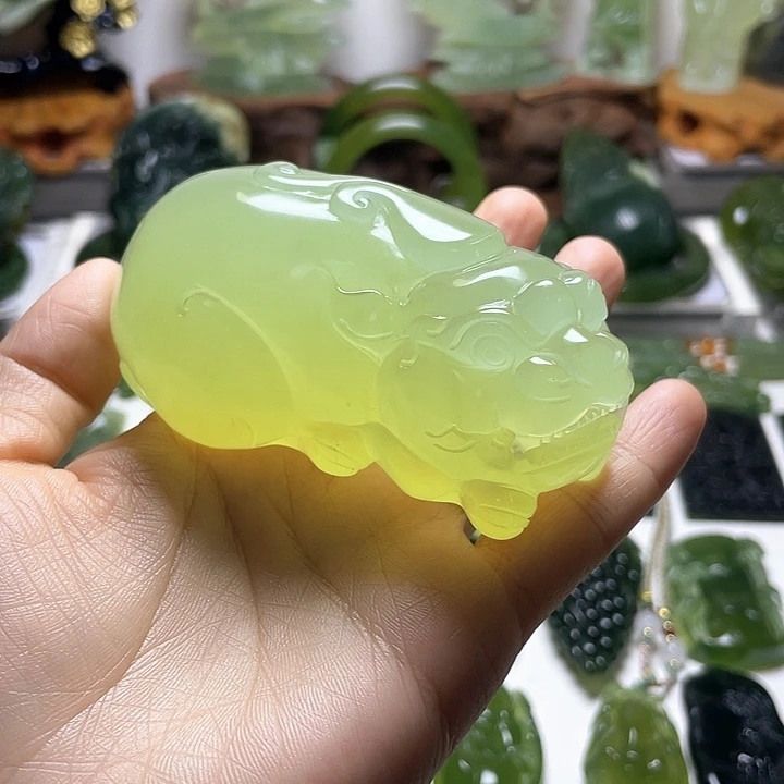 蛇纹石玉手把未镶嵌人**画