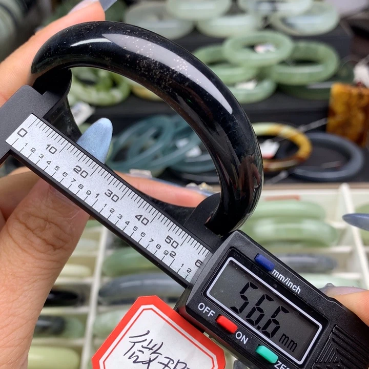 蛇纹石玉未镶嵌手镯27