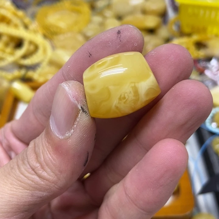 裸石蜜蜡未镶嵌吊坠
