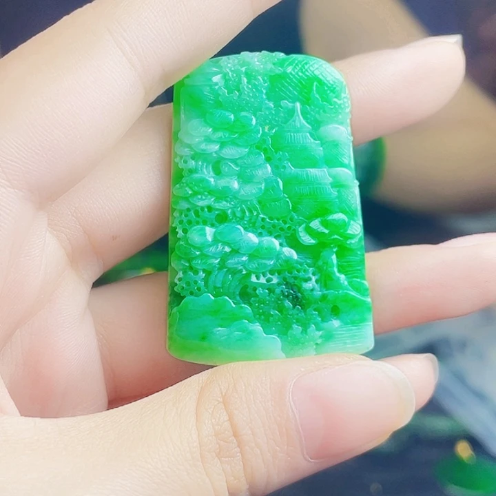 颈饰未镶嵌翡翠多样性