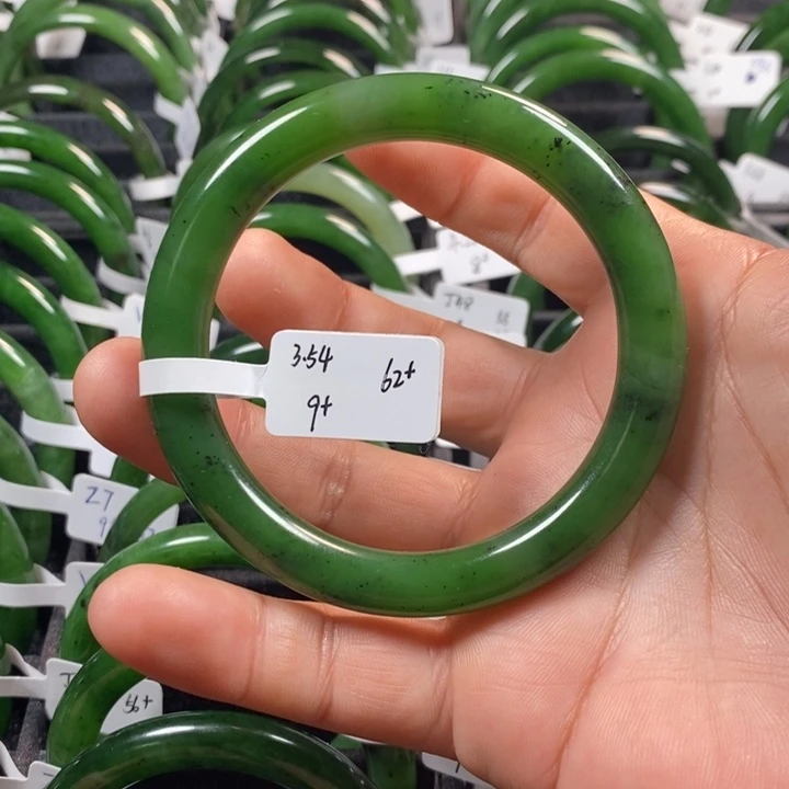 和田玉（碧玉）手镯未镶嵌62+