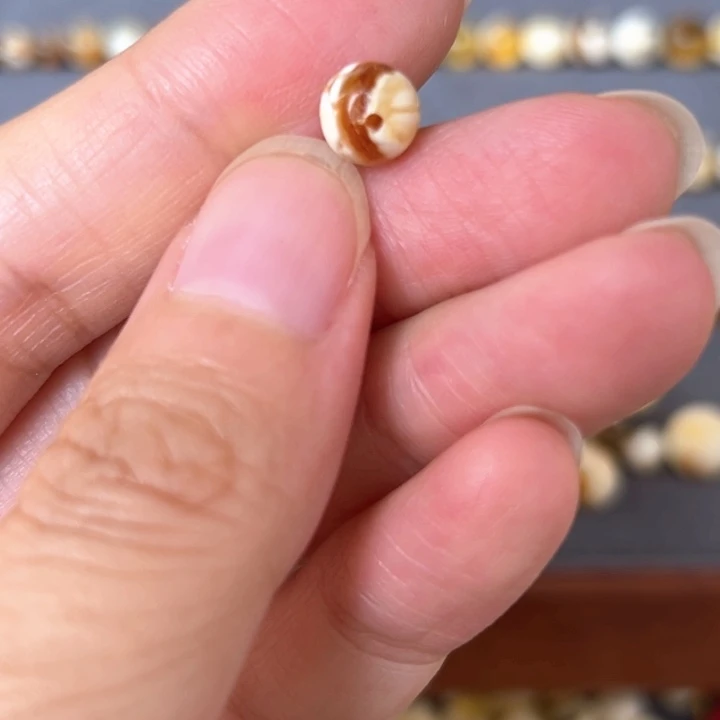 裸石蜜蜡未镶嵌7.1mm一个