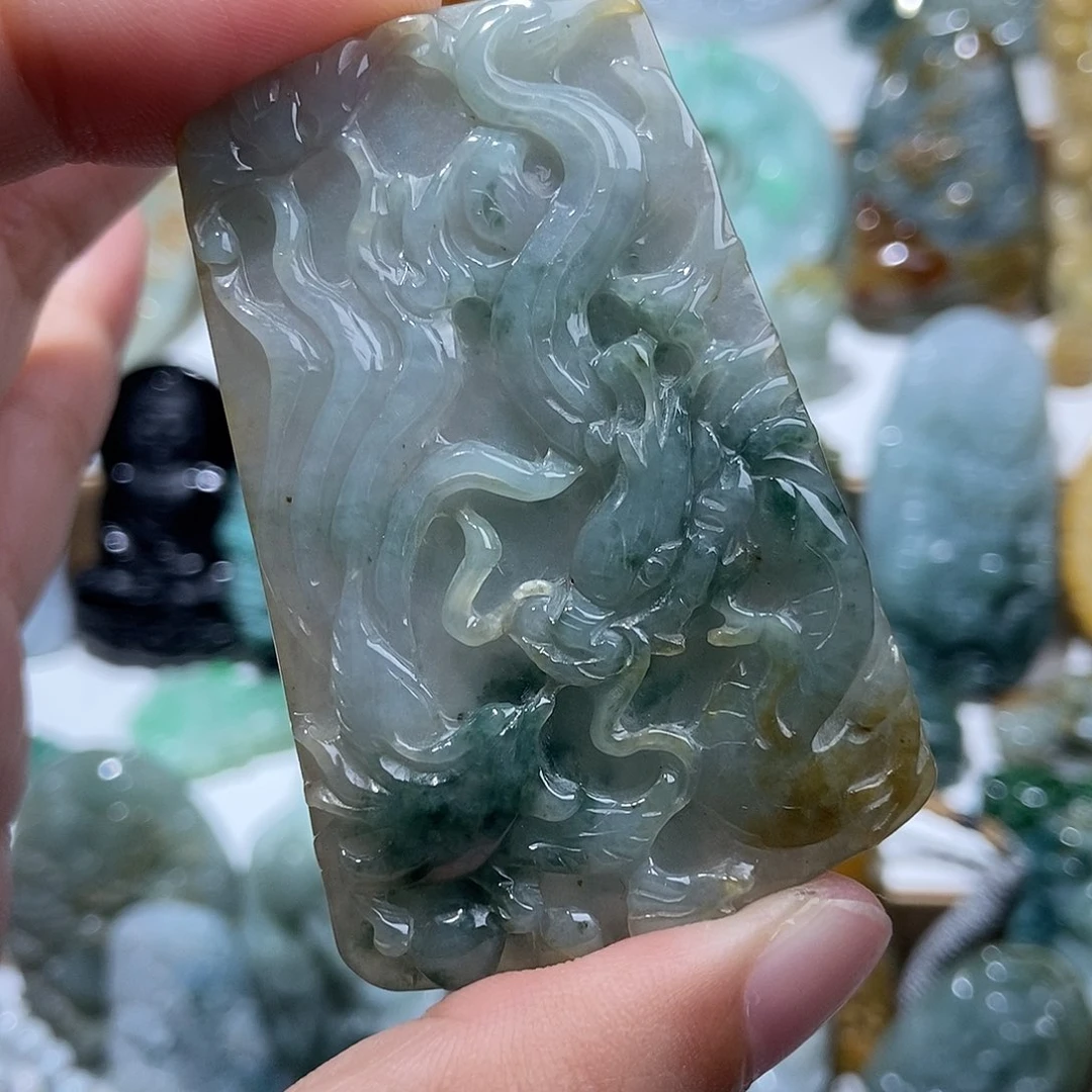 颈饰未镶嵌翡翠天然