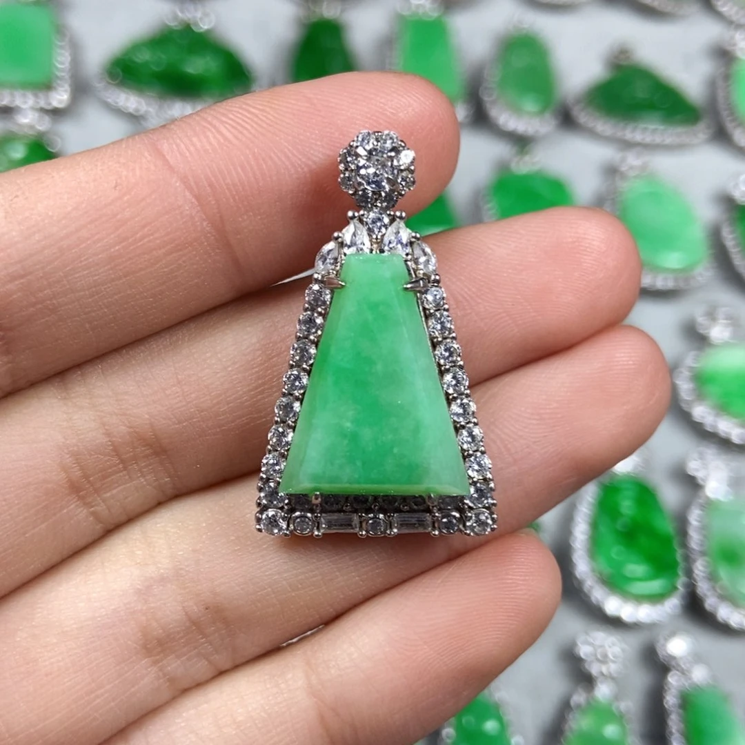 颈饰未镶嵌翡翠无事牌