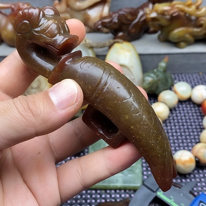 未镶嵌蛇纹石玉颈饰
