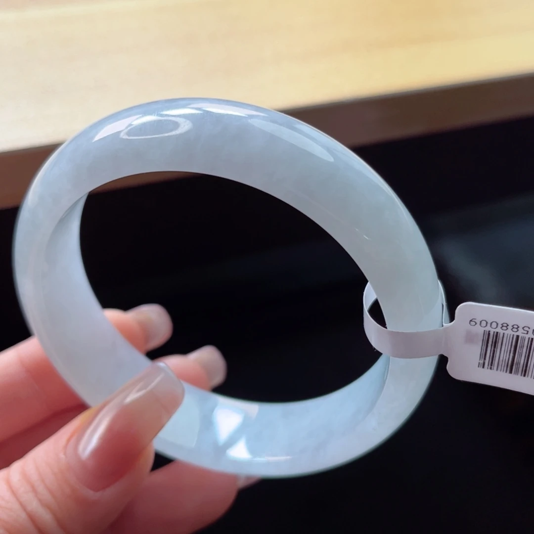 翡翠手镯未镶嵌手镯