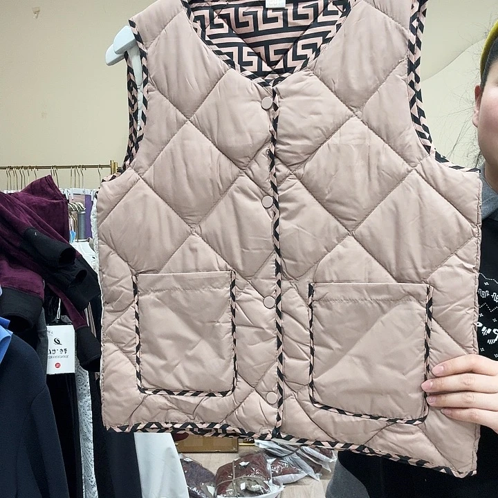 聚酯纤维（涤纶）马甲奶茶