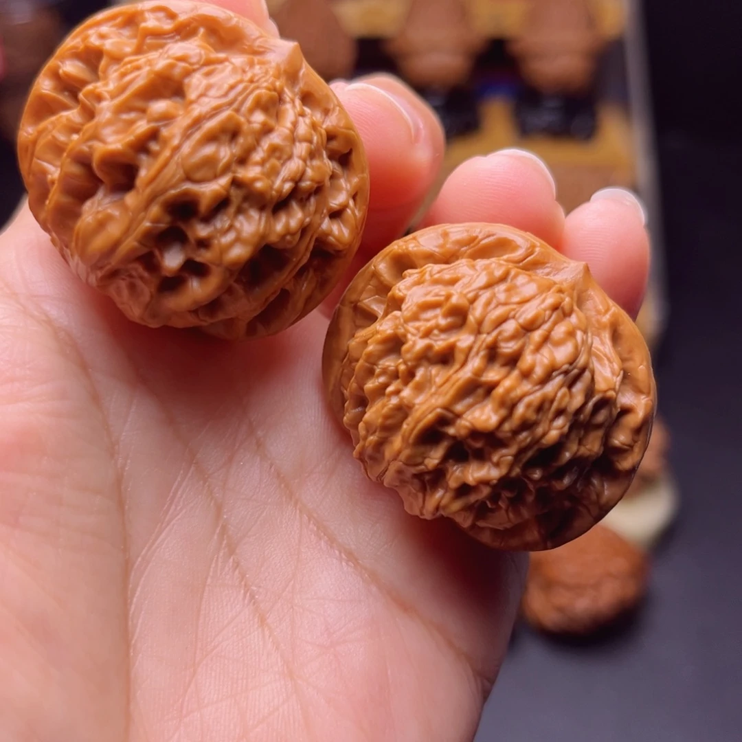 吊坠文玩核桃桃心形霞云岭