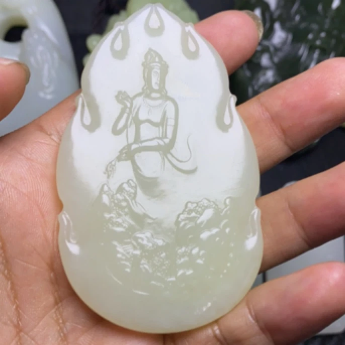 和田玉观音牌子吊坠