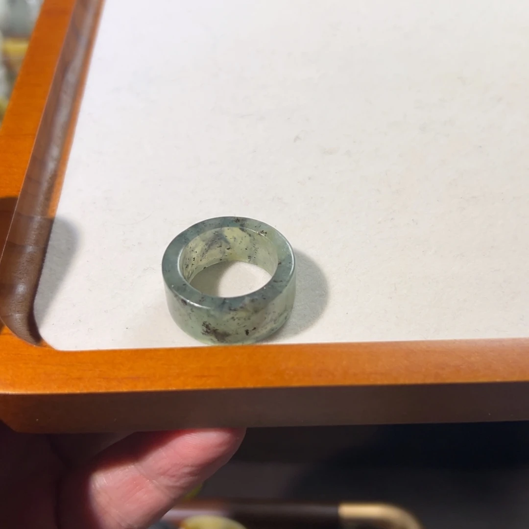 蛇纹石玉未镶嵌戒指