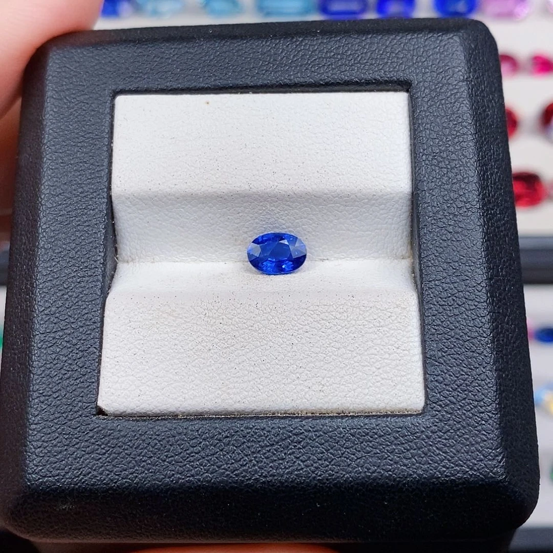蓝宝石裸石0.88ct天然