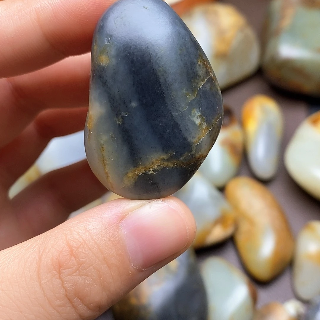 和田玉未镶嵌颈饰4