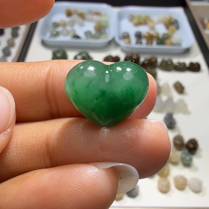 和田玉未镶嵌珠宝奇石