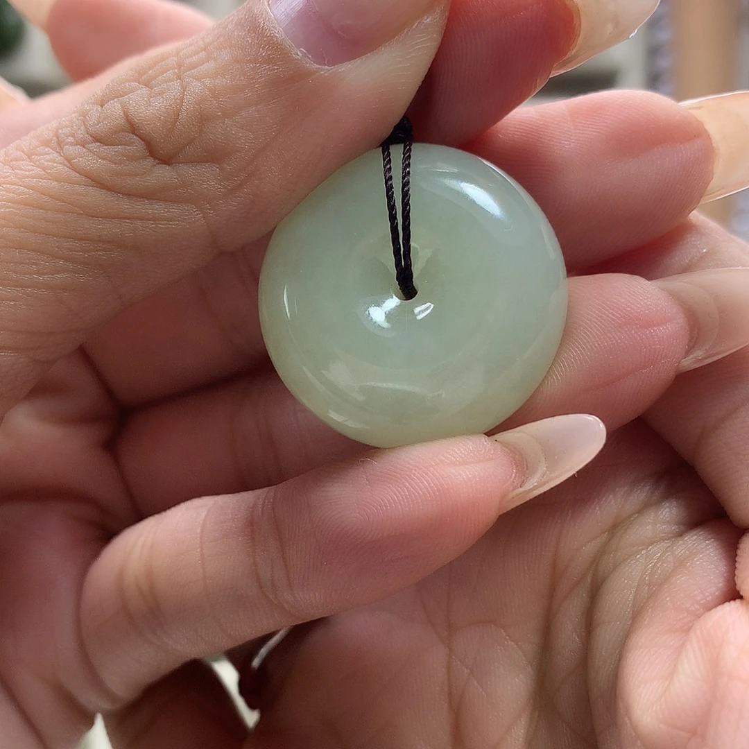 丽***具和田玉未镶嵌颈饰