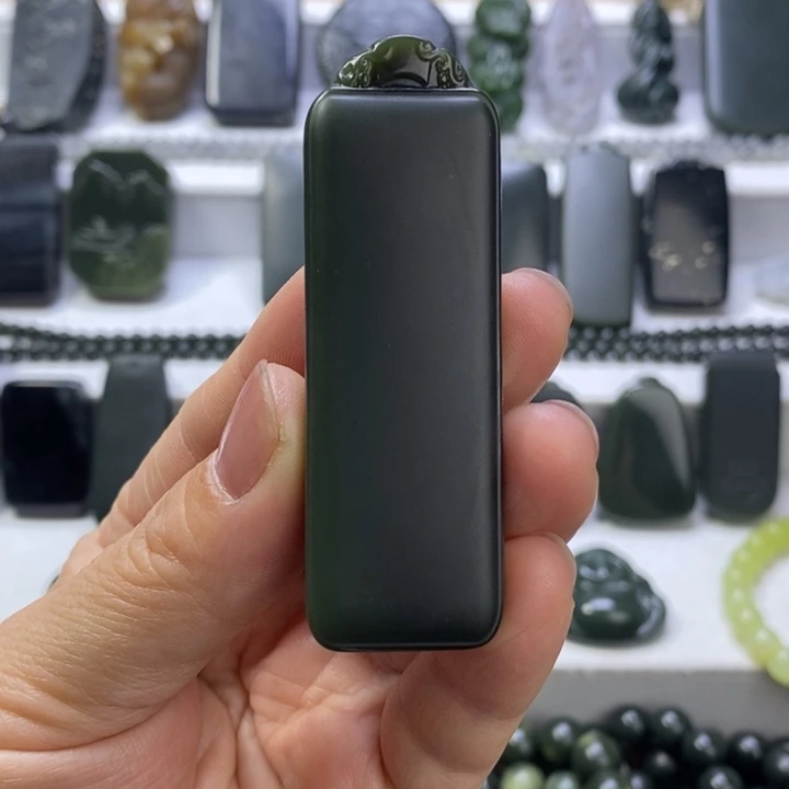 和田玉未镶嵌珠宝奇石