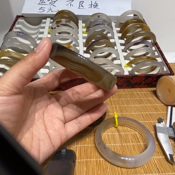 玛瑙/玉髓未镶嵌手镯