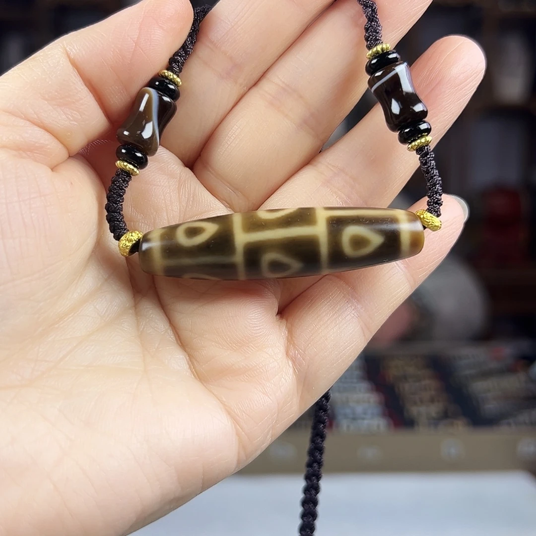 玛瑙/玉髓合金颈饰张魁