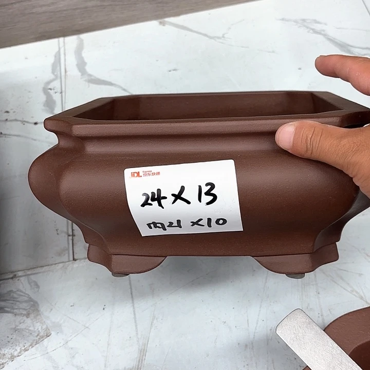 紫砂花盆紫砂的颜色很漂亮