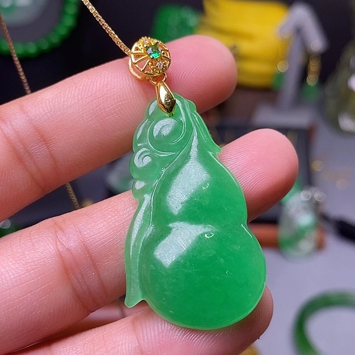 吊坠(赠链)未镶嵌翡翠
