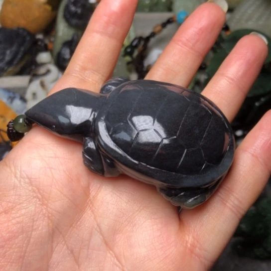 和田玉未镶嵌把件