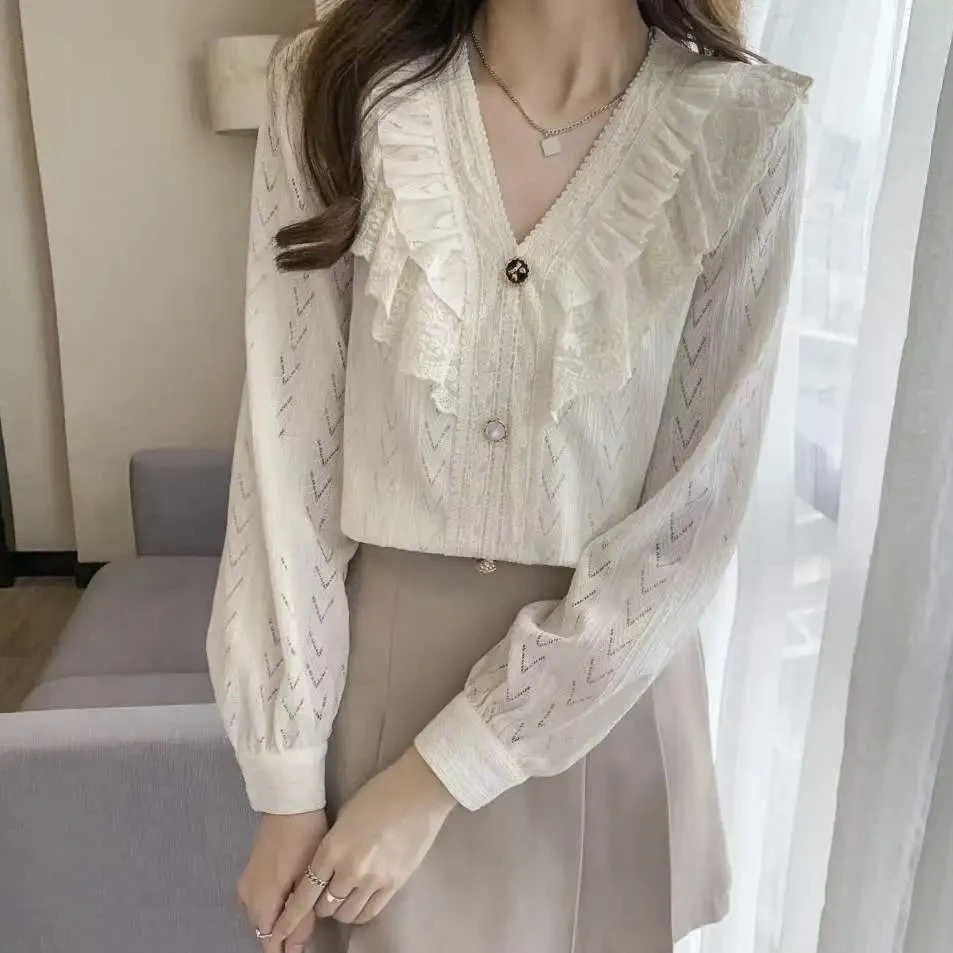 6118大码女装秋季法式小众蕾丝花边V领时尚减龄显瘦百搭上衣衬衫