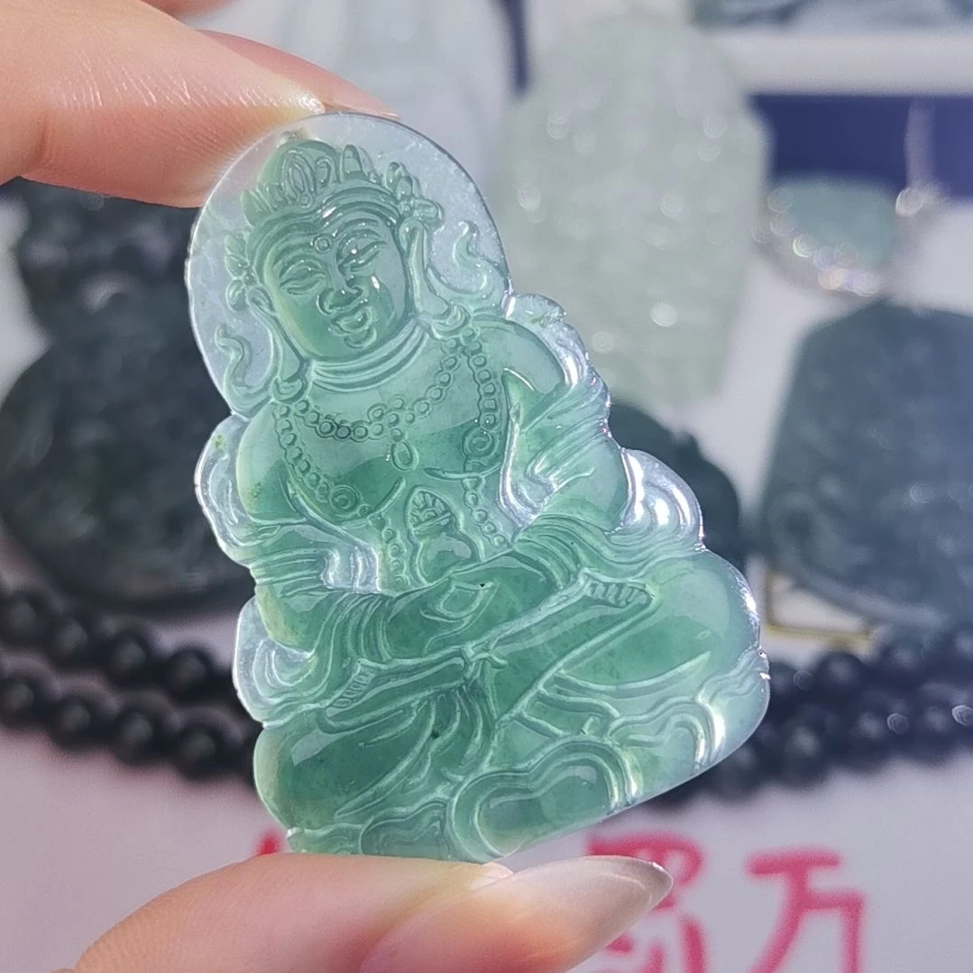 翡翠颈饰未镶嵌天然的A货翡翠多样性发货