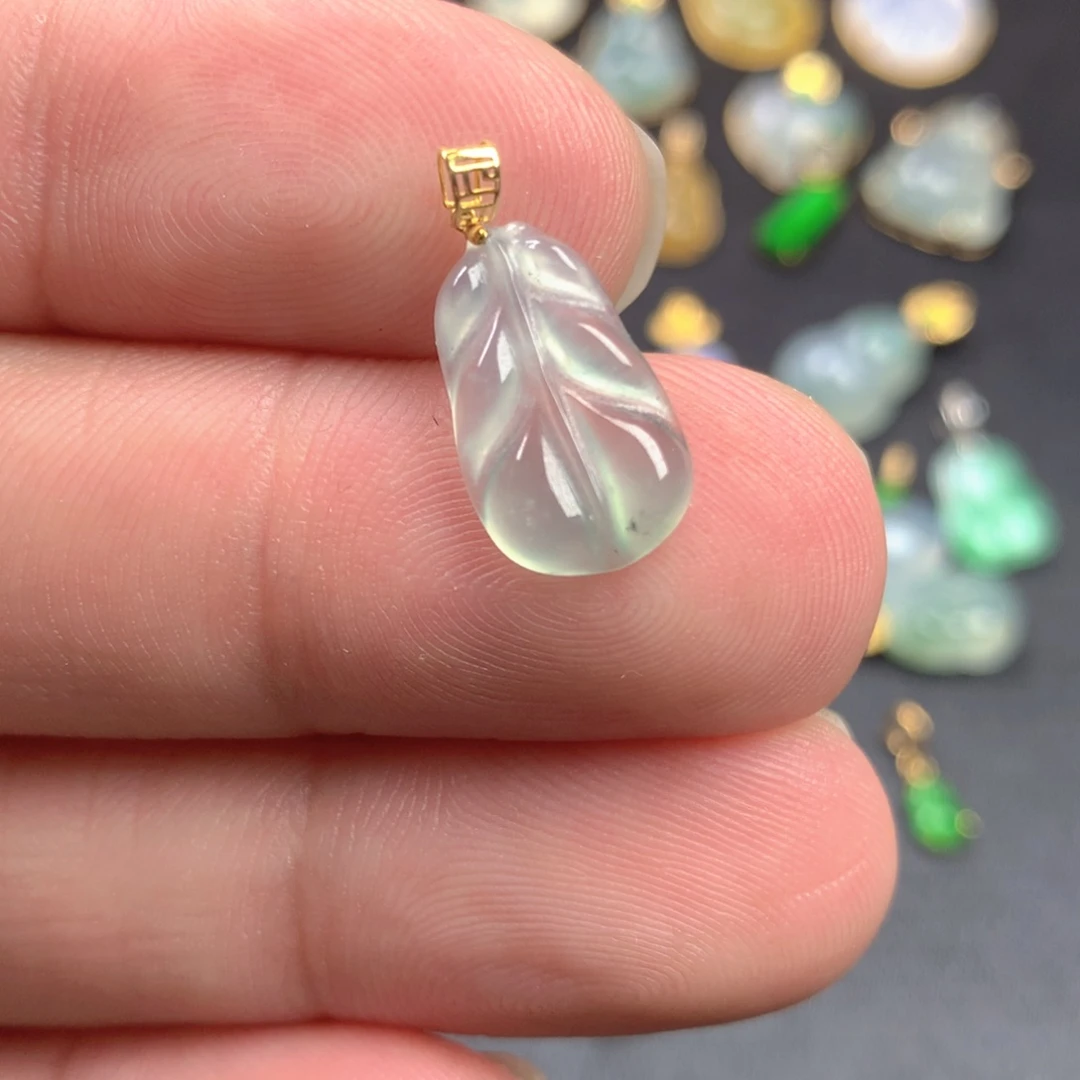 【闪购商品】颈饰18K金镶嵌翡翠翡翠