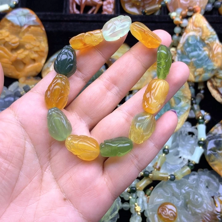 蛇纹石玉挂坠未镶嵌