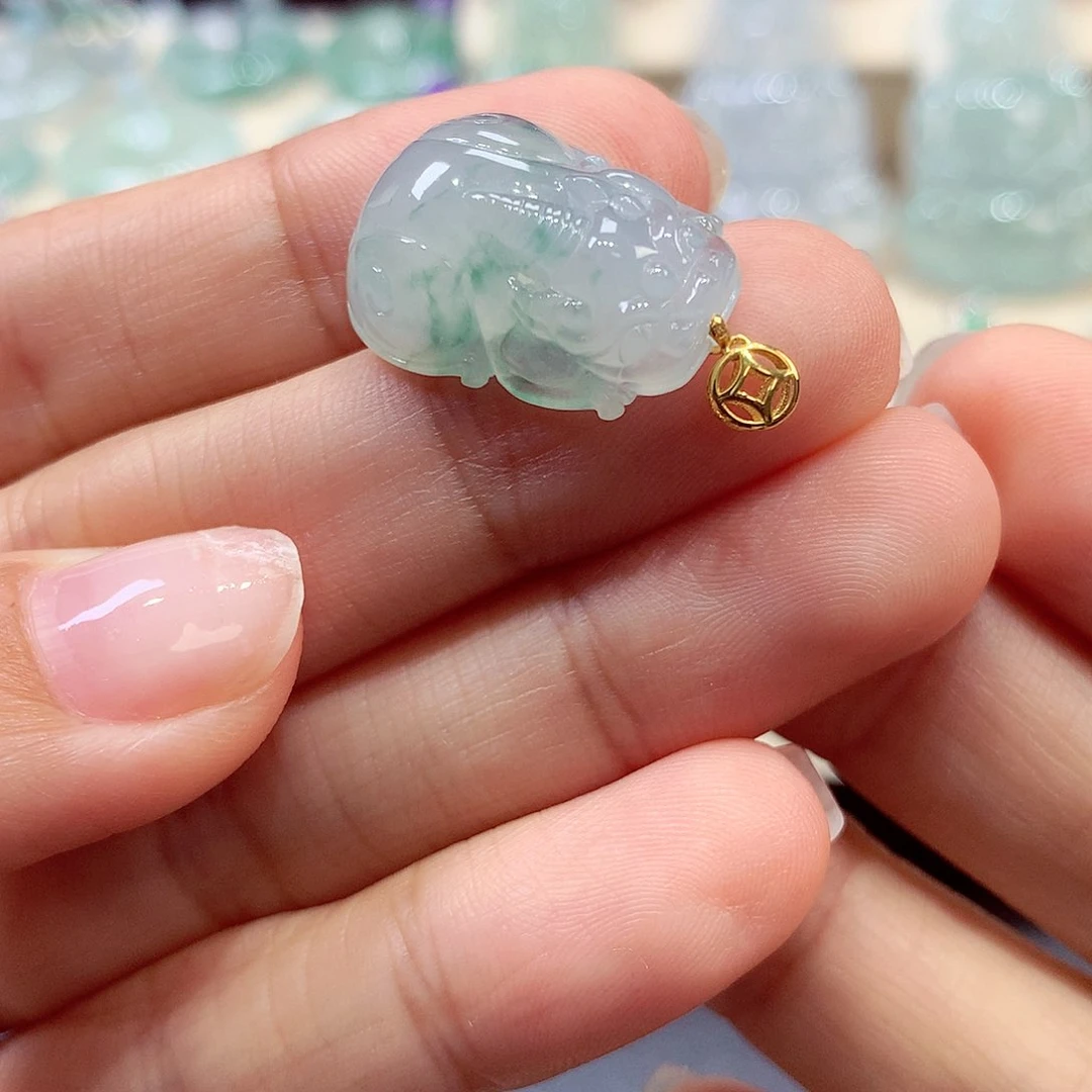 翡翠18K金镶嵌颈饰翡翠