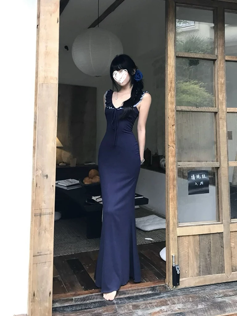 辣妹清冷感小众设计感深V蕾丝连衣裙女夏季新款包臀鱼尾吊带长裙