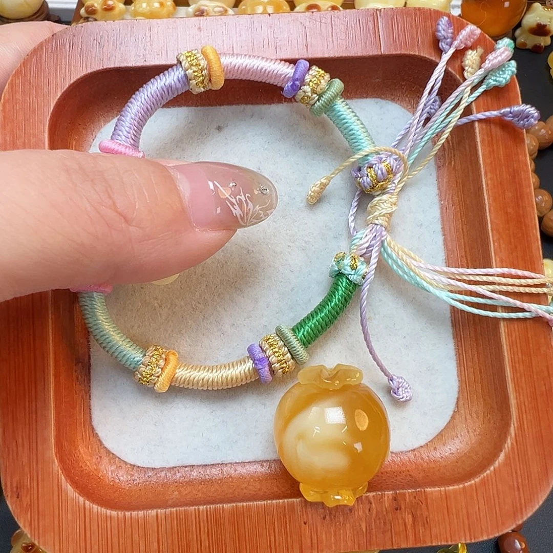 未镶嵌琥珀珠宝奇石