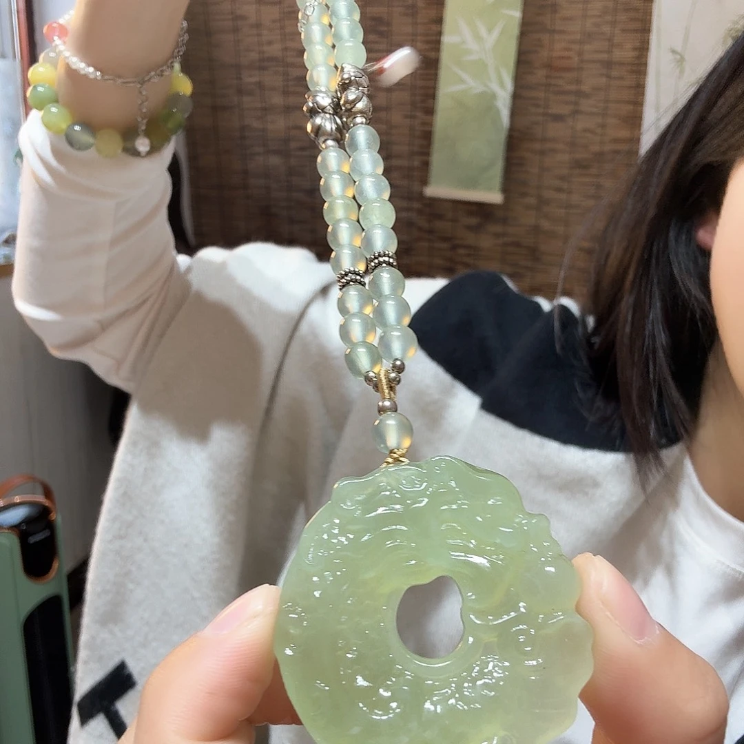 蛇纹石玉未镶嵌颈饰